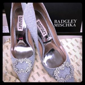 Badgley Mischka Silver Gliterry Heels